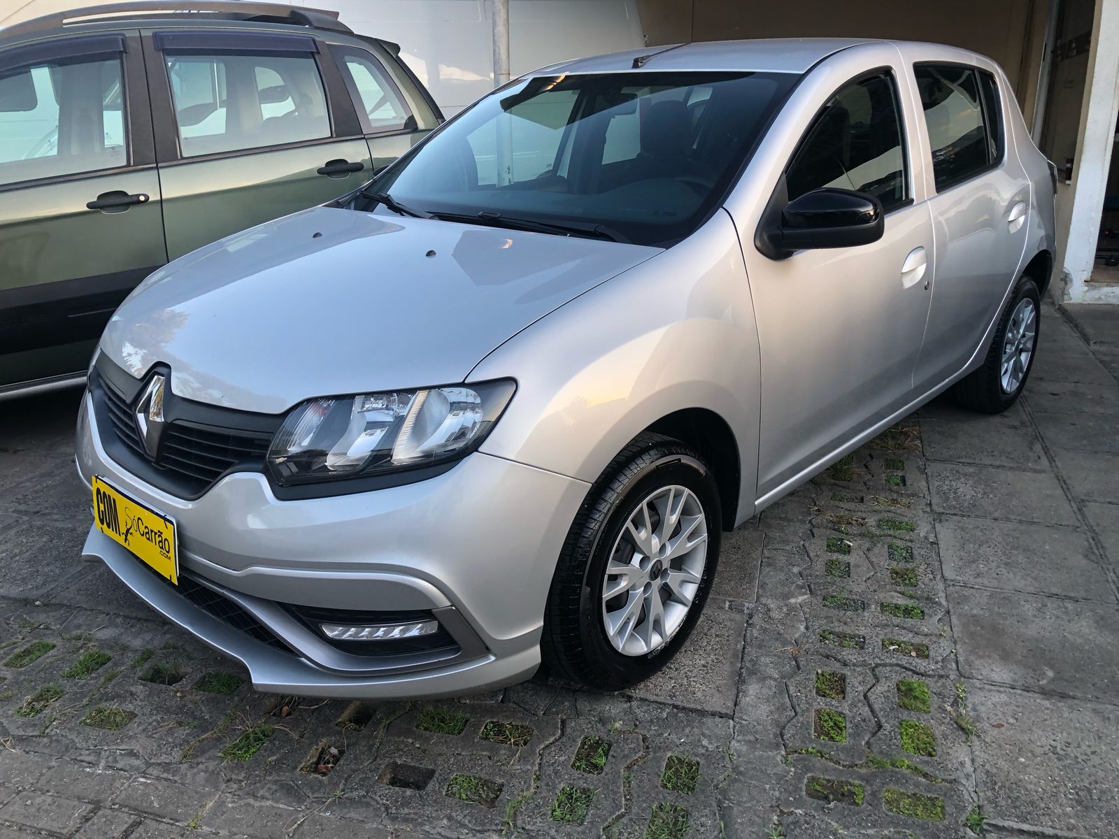 RENAULT SANDERO 